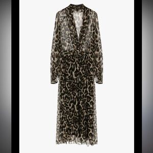 Chic Leopard Long Sleeve Dress